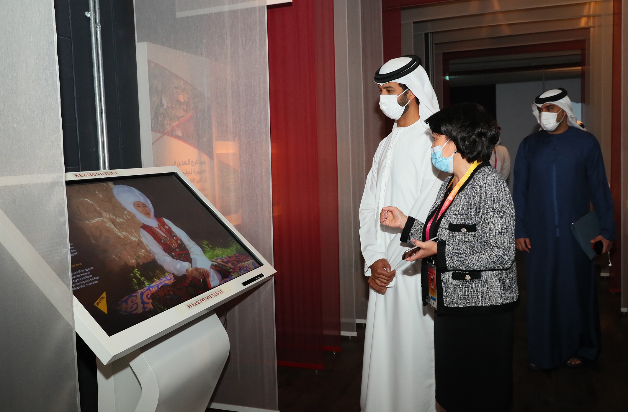 يطلع على ملامح نموها الاقتصادي وتراثها الثقافي عبد الله بن طوق يزور جناح قيرغيزستان في معرض إكسبو 2020 دبي